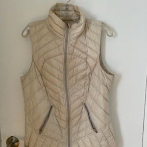 Lulu Lemon puffy vest - Large
